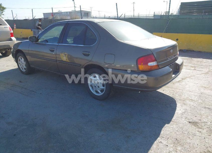 Photo 3 of 1999 Nissan Altima GLE/GXE/SE/SE-L/XE (VIN 1N4DL01D8XC228028)