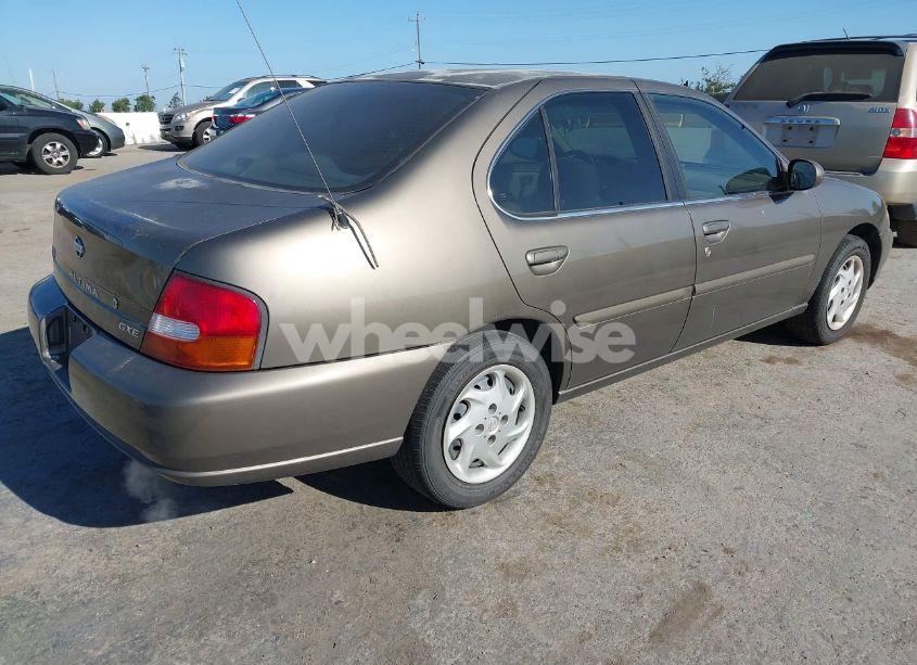 Photo 4 of 1999 Nissan Altima GLE/GXE/SE/SE-L/XE (VIN 1N4DL01D8XC228028)