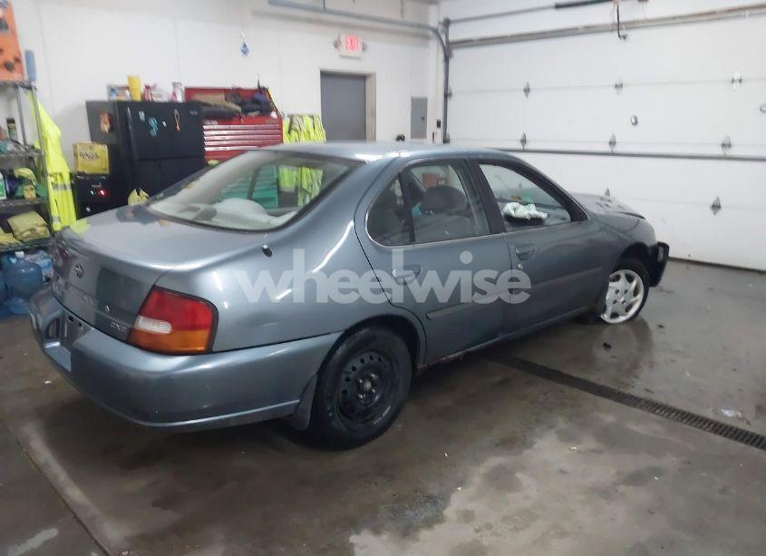 Photo 4 of 1999 Nissan Altima (VIN 1N4DL01D8XC253592)