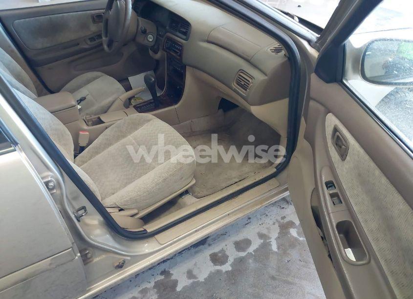 Photo 5 of 2001 Nissan Altima GXE (VIN 1N4DL01D91C128284)