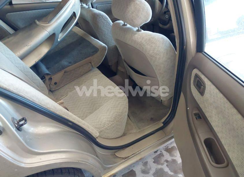 Photo 8 of 2001 Nissan Altima GXE (VIN 1N4DL01D91C128284)