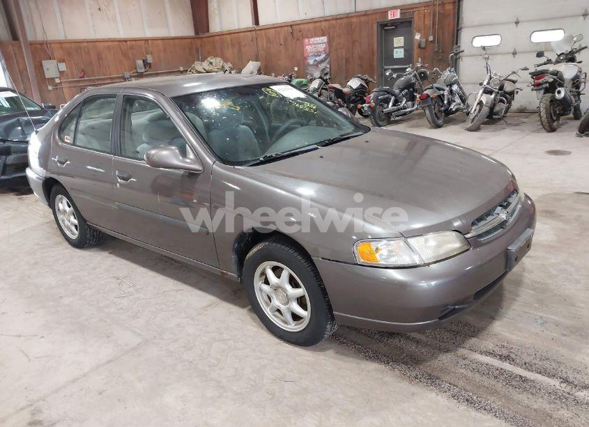 1998 Nissan Altima GLE/GXE/SE/XE (VIN 1N4DL01D9WC181624) main photo