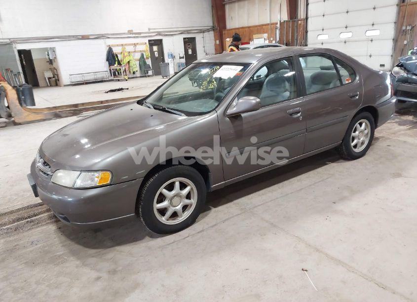 Photo 2 of 1998 Nissan Altima GLE/GXE/SE/XE (VIN 1N4DL01D9WC181624)