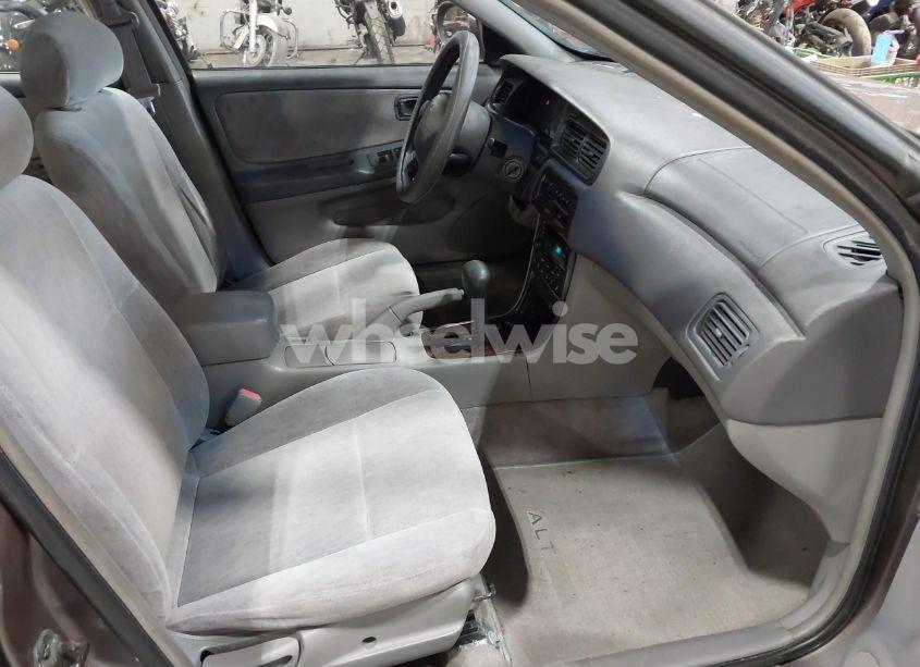 Photo 5 of 1998 Nissan Altima GLE/GXE/SE/XE (VIN 1N4DL01D9WC181624)