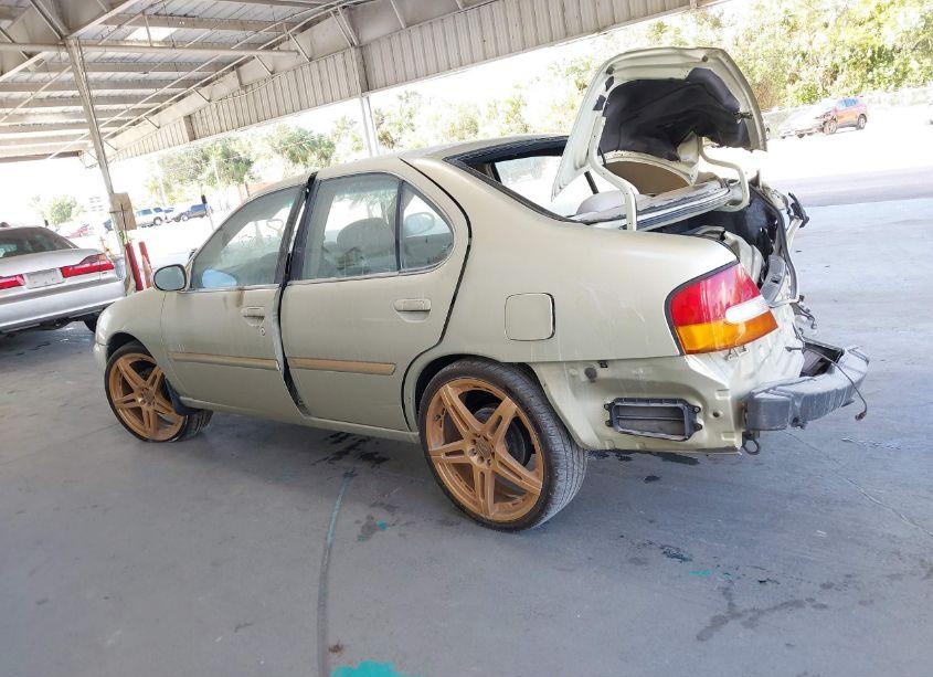 Photo 14 of 1999 Nissan Altima GLE/GXE/SE/SE-L/XE (VIN 1N4DL01D9XC121800)