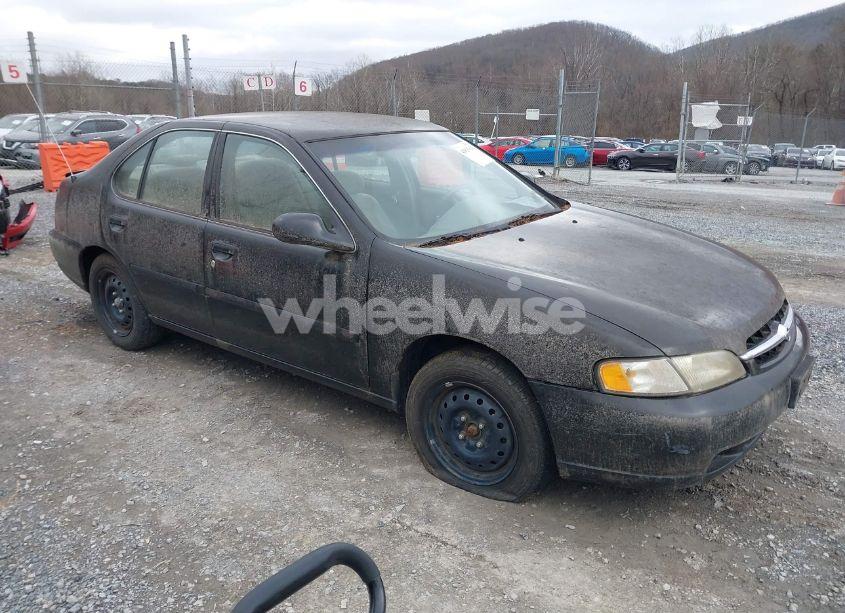 1999 Nissan Altima GLE/GXE/SE/SE-L/XE (VIN 1N4DL01DXXC148729) main photo