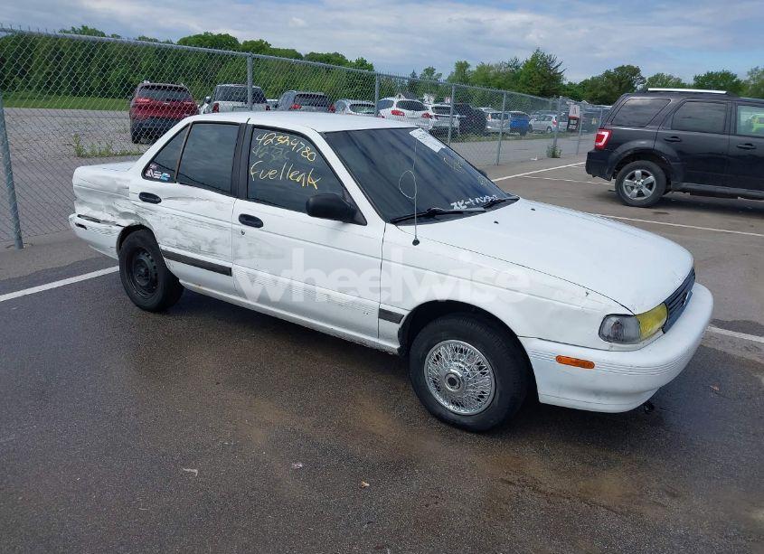 1994 Nissan Sentra E/XE/GXE/LE (VIN 1N4EB31F1RC797462) main photo
