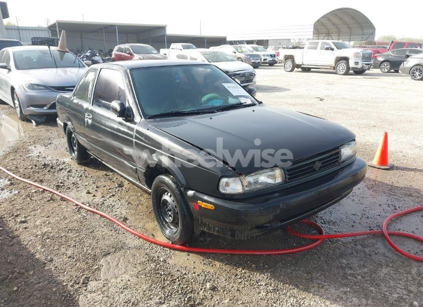 1992 Nissan Sentra (VIN 1N4EB32AXNC814739) main photo