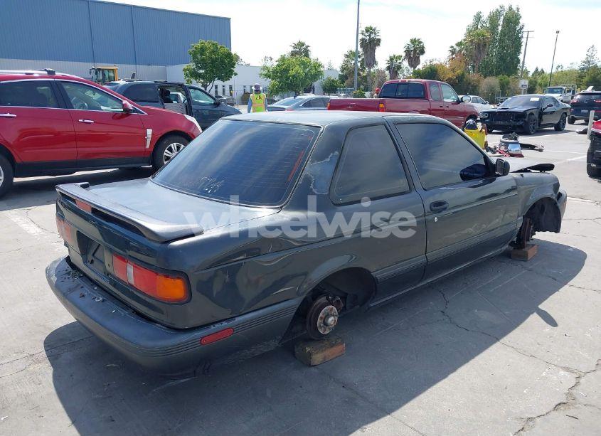 Photo 4 of 1992 Nissan Sentra SE-R (VIN 1N4GB32A2NC755002)