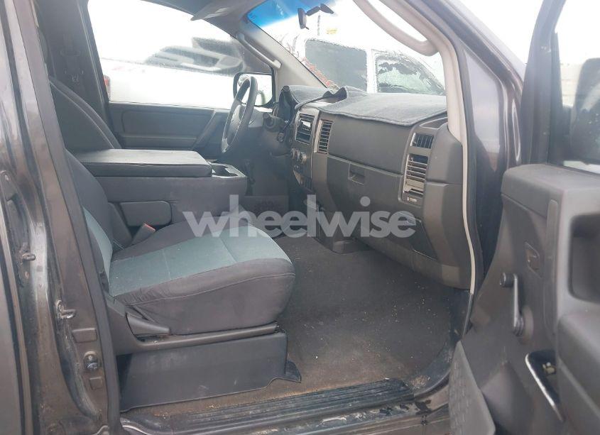 Photo 5 of 2005 Nissan Titan XE (VIN 1N6AA06A15N500144)