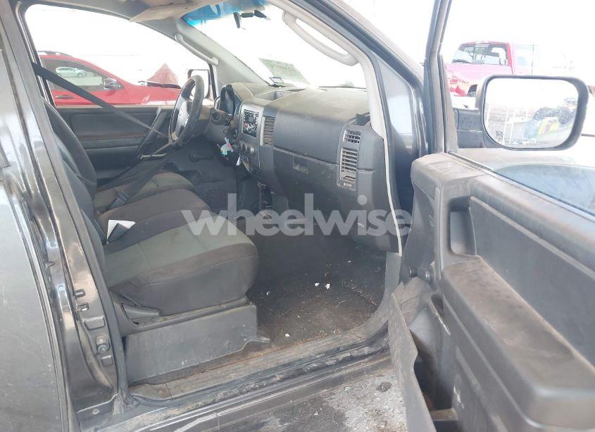 Photo 5 of 2005 Nissan Titan XE (VIN 1N6AA06A95N547552)