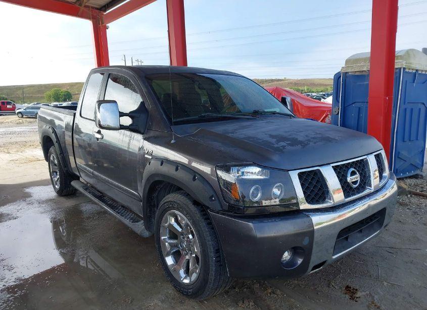 2004 Nissan Titan LE (VIN 1N6AA06AX4N579313) main photo