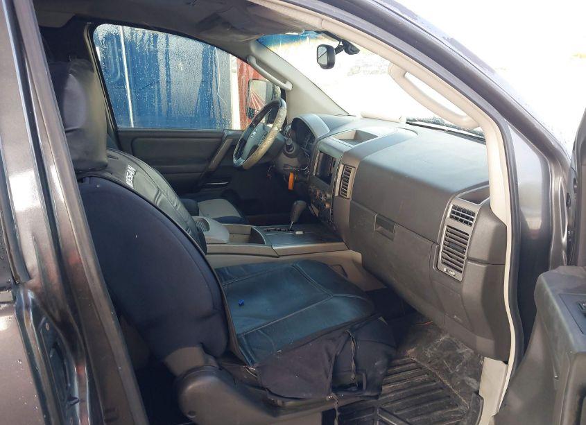 Photo 5 of 2004 Nissan Titan LE (VIN 1N6AA06AX4N579313)