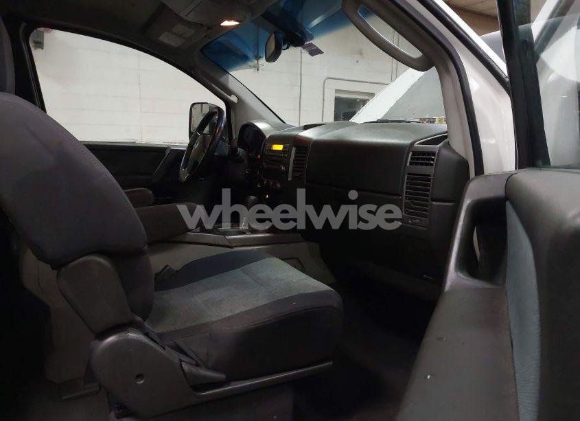 Photo 5 of 2004 Nissan Titan SE (VIN 1N6AA06B04N549990)