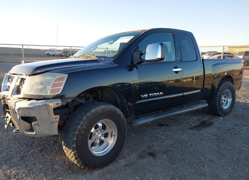 Photo 2 of 2005 Nissan Titan SE (VIN 1N6AA06B55N512631)