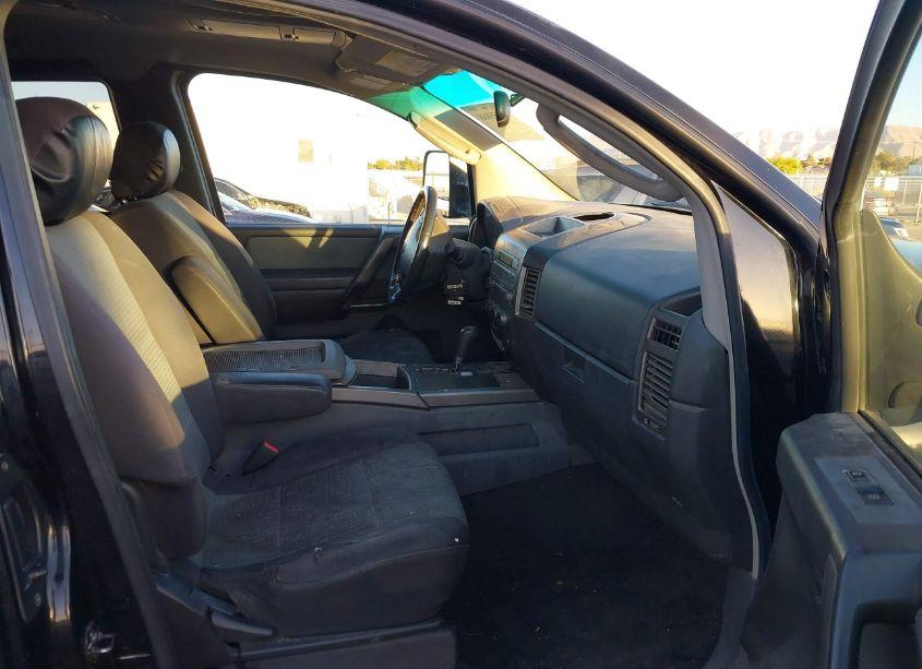 Photo 5 of 2005 Nissan Titan SE (VIN 1N6AA06B55N512631)