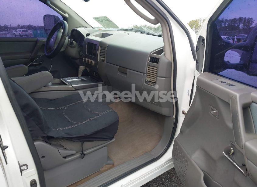 Photo 5 of 2005 Nissan Titan SE (VIN 1N6AA06B55N513861)