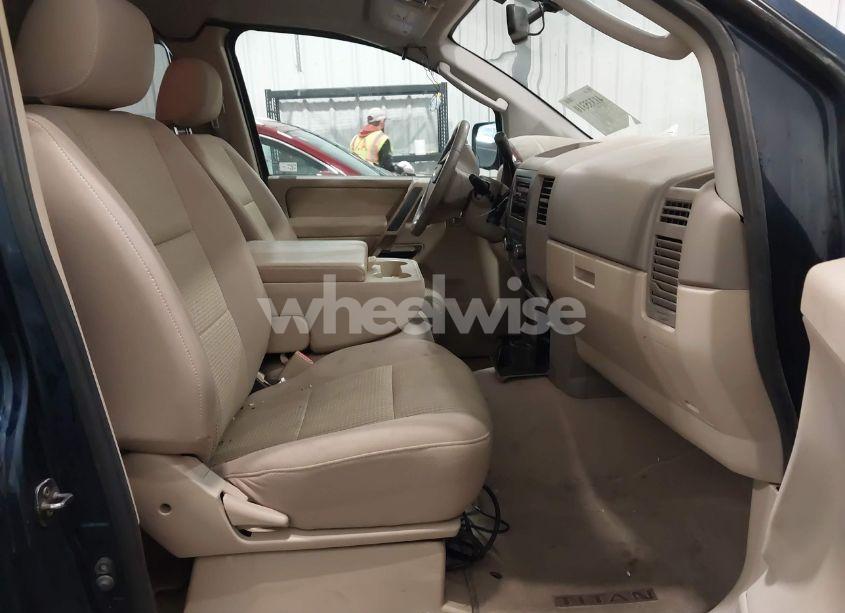 Photo 5 of 2009 Nissan Titan SE (VIN 1N6AA06C19N303725)