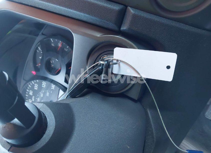 Photo 11 of 2004 Nissan Titan LE (VIN 1N6AA07A04N533262)