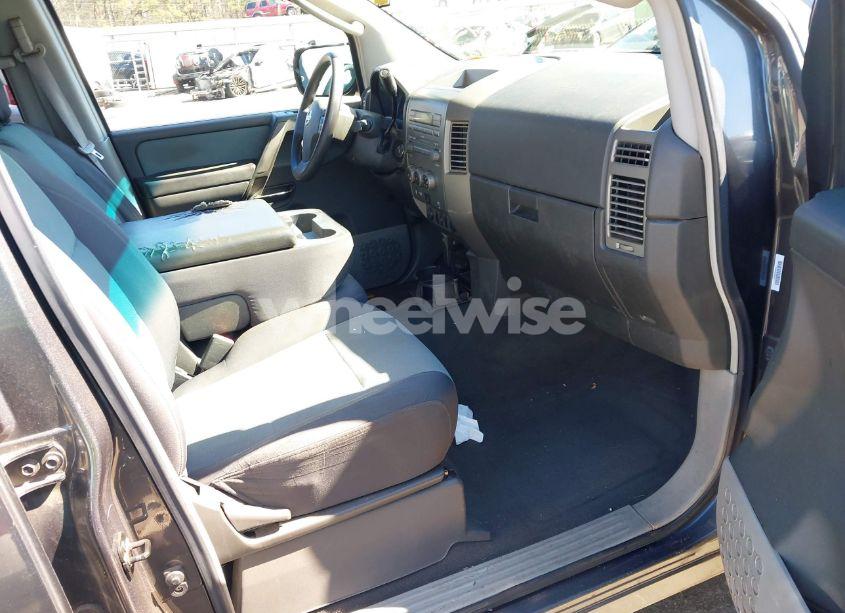 Photo 5 of 2004 Nissan Titan XE (VIN 1N6AA07A04N552555)