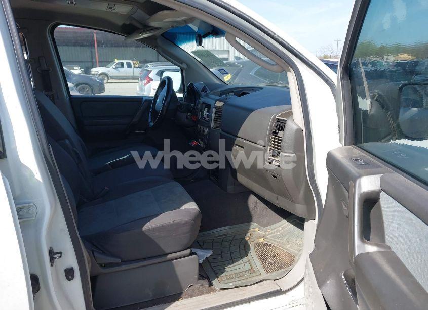 Photo 5 of 2004 Nissan Titan XE (VIN 1N6AA07A34N570788)