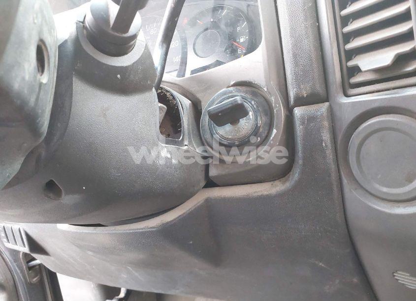 Photo 11 of 2005 Nissan Titan XE (VIN 1N6AA07A75N546429)