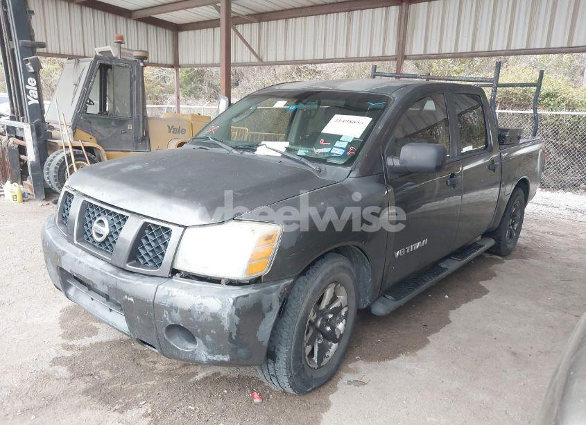 Photo 2 of 2005 Nissan Titan XE (VIN 1N6AA07A75N546429)