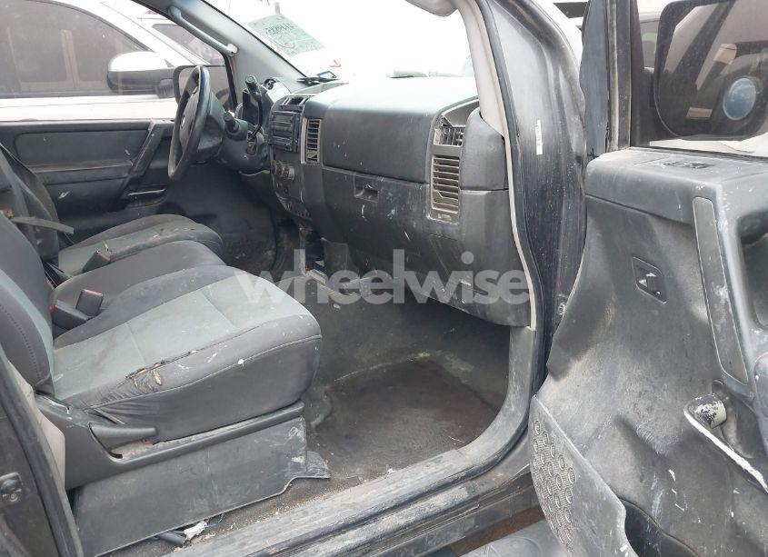 Photo 5 of 2005 Nissan Titan XE (VIN 1N6AA07A75N546429)