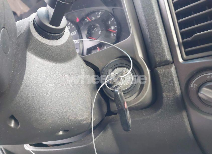 Photo 11 of 2005 Nissan Titan SE (VIN 1N6AA07B05N546197)