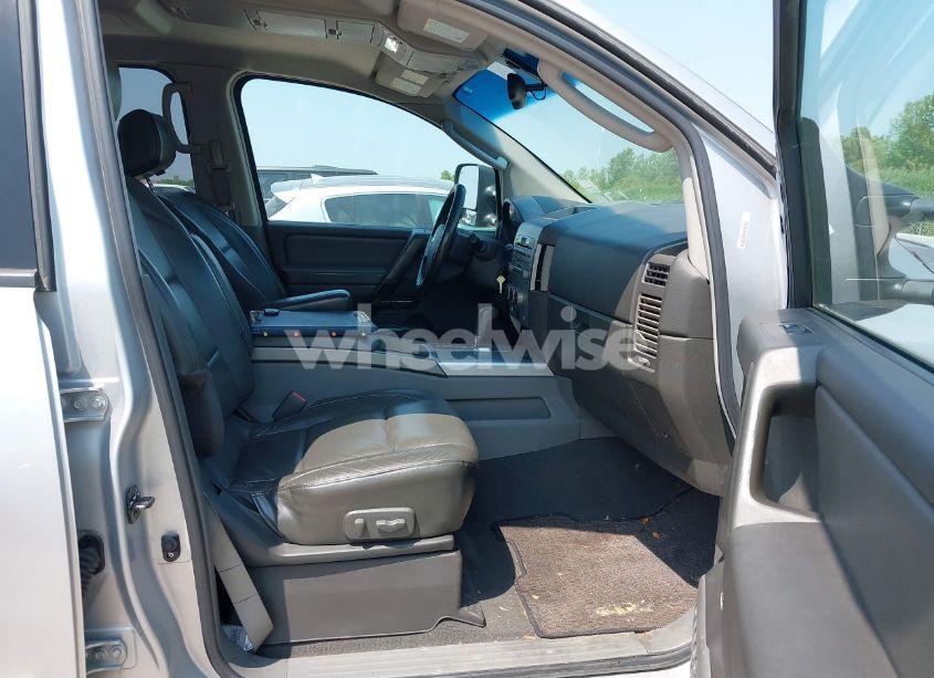 Photo 5 of 2005 Nissan Titan LE (VIN 1N6AA07B15N501740)