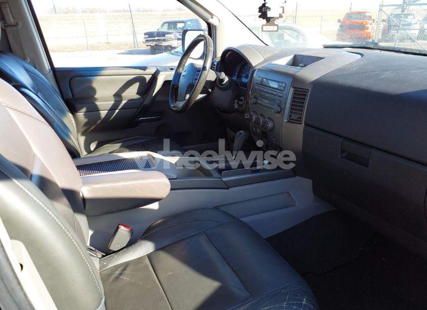 Photo 5 of 2004 Nissan Titan LE (VIN 1N6AA07B64N590414)