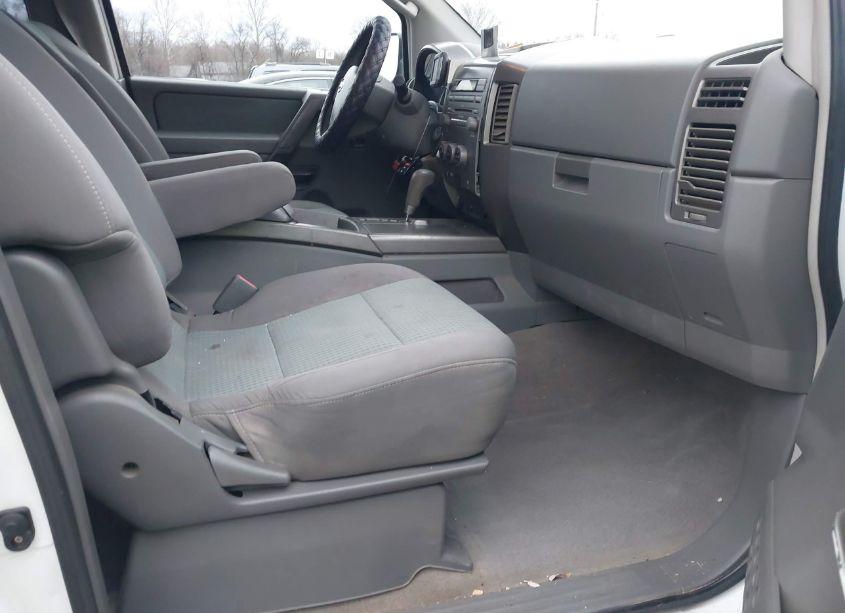 Photo 5 of 2005 Nissan Titan SE (VIN 1N6AA07B65N572920)