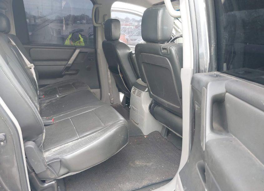 Photo 8 of 2004 Nissan Titan LE (VIN 1N6AA07B74N589854)