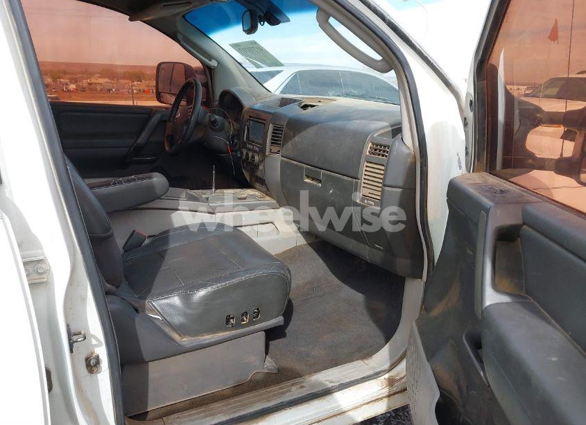 Photo 5 of 2004 Nissan Titan LE (VIN 1N6AA07B84N550982)