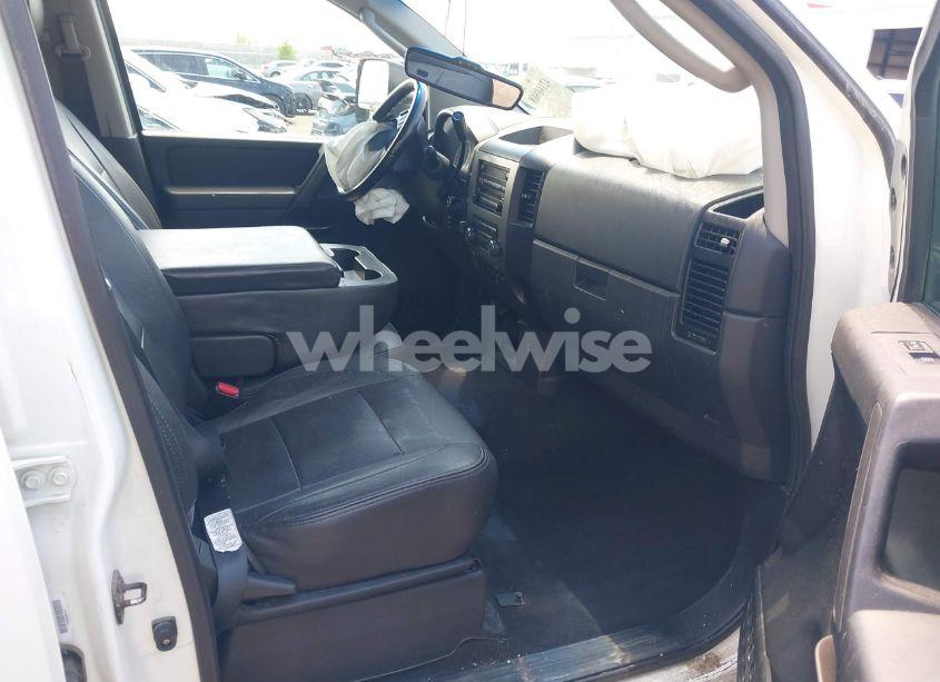 Photo 5 of 2009 Nissan Titan SE (VIN 1N6AA07C19N314206)