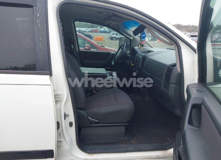 Photo 5 of 2009 Nissan Titan SE (VIN 1N6AA07D79N303350)