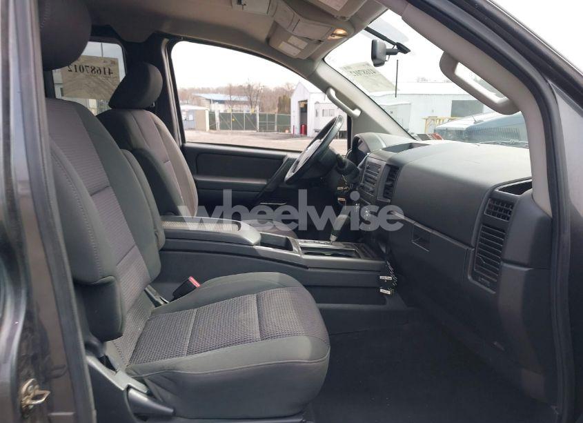 Photo 5 of 2012 Nissan Titan SV (VIN 1N6AA0CC4CN304721)