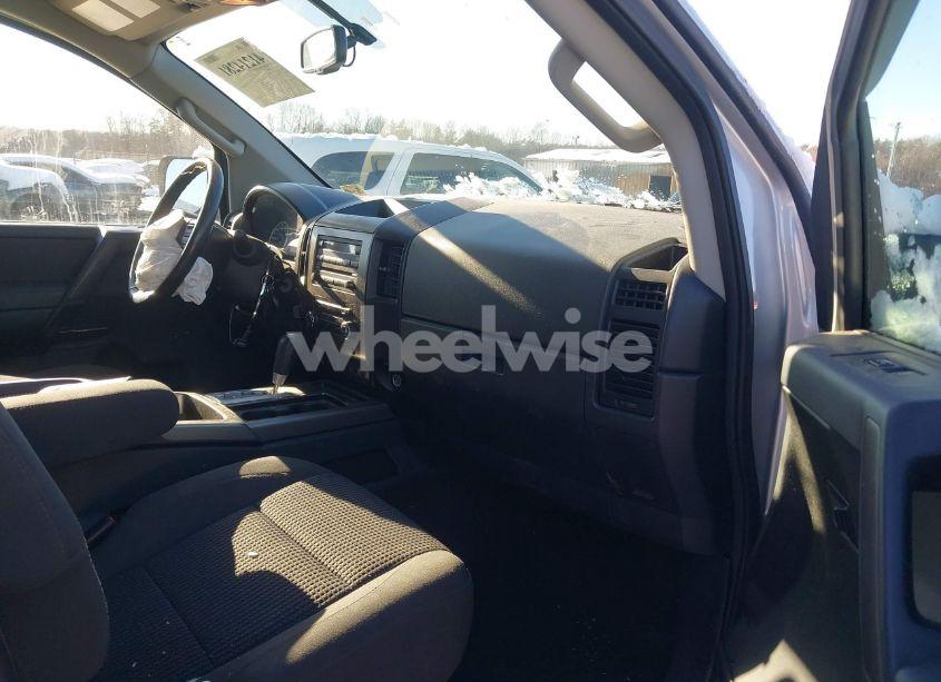 Photo 5 of 2012 Nissan Titan SV (VIN 1N6AA0CC6CN329569)