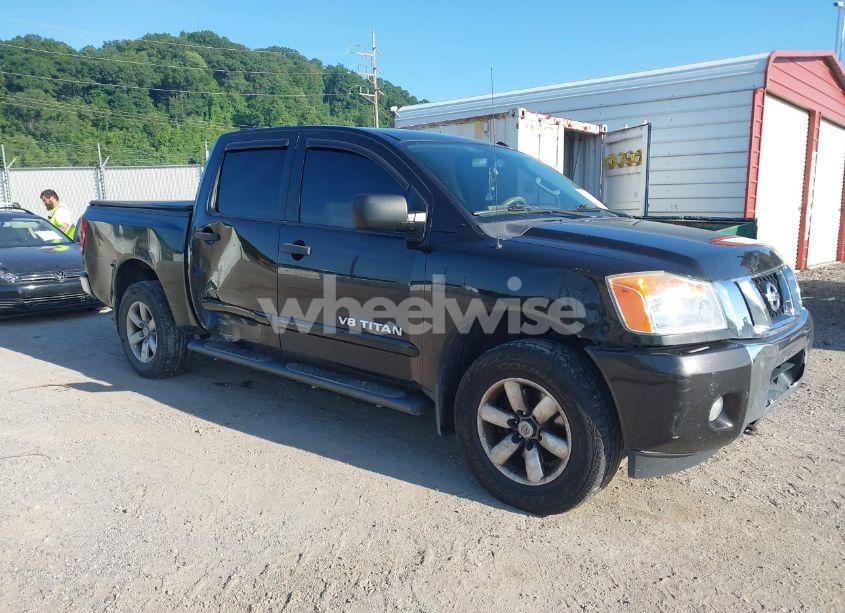 2014 Nissan Titan SV (VIN 1N6AA0EC2EN505131) main photo