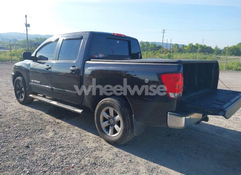 Photo 3 of 2014 Nissan Titan SV (VIN 1N6AA0EC2EN505131)