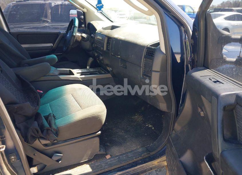 Photo 5 of 2010 Nissan Titan SE (VIN 1N6AA0EC3AN323447)