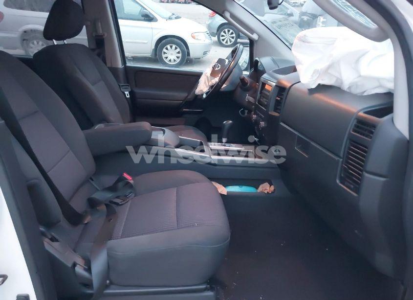 Photo 5 of 2010 Nissan Titan SE (VIN 1N6AA0EC4AN321805)