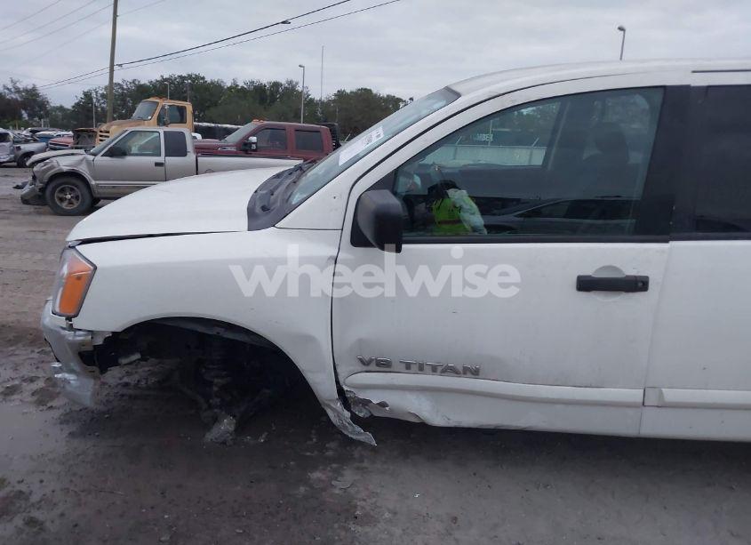 Photo 6 of 2010 Nissan Titan SE (VIN 1N6AA0EC4AN321805)