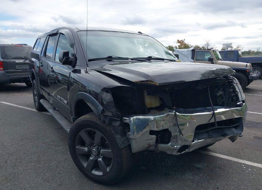 2015 Nissan Titan SV (VIN 1N6AA0ECXFN511566) main photo