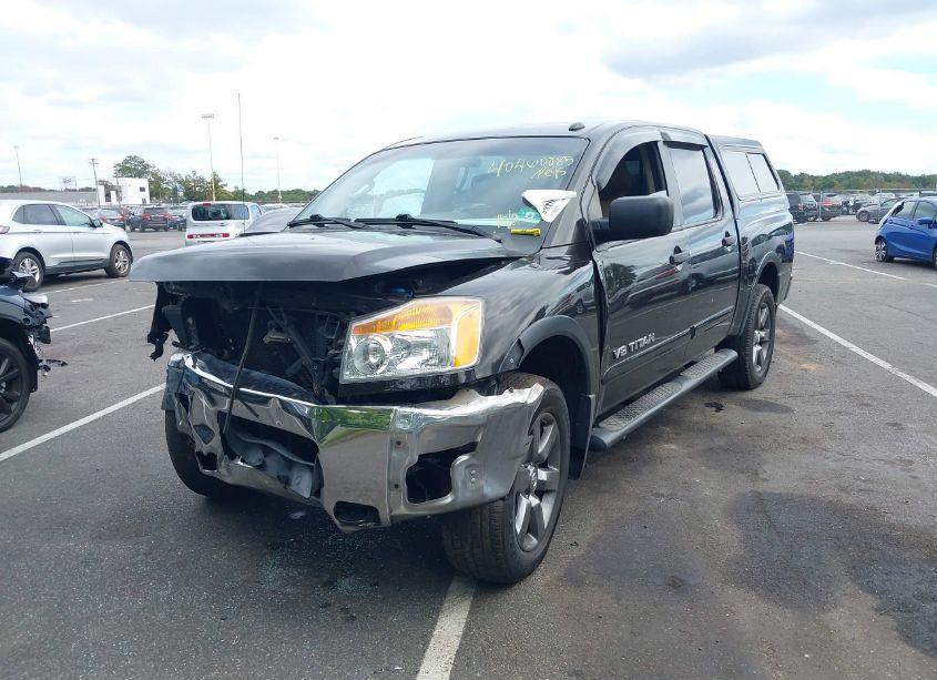 Photo 2 of 2015 Nissan Titan SV (VIN 1N6AA0ECXFN511566)