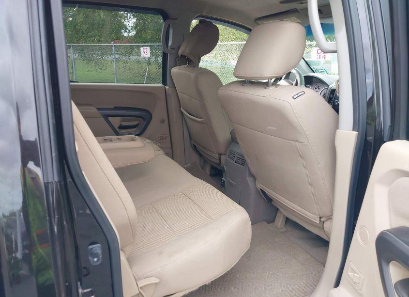 Photo 8 of 2015 Nissan Titan SV (VIN 1N6AA0ECXFN511566)