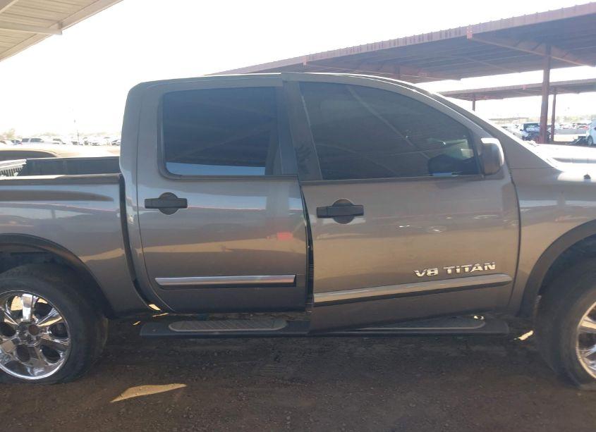 Photo 13 of 2015 Nissan Titan SV (VIN 1N6AA0ED3FN503219)
