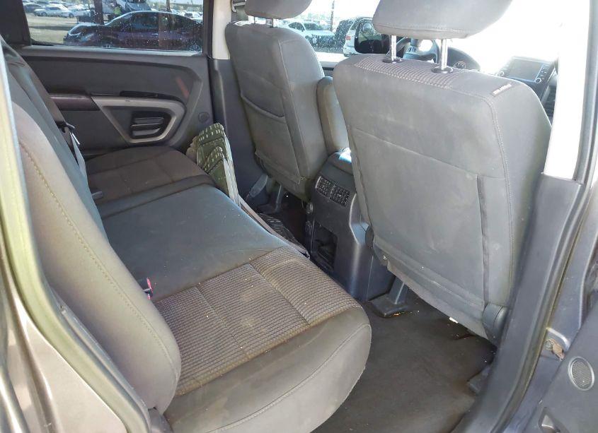 Photo 8 of 2015 Nissan Titan SV (VIN 1N6AA0ED3FN503219)