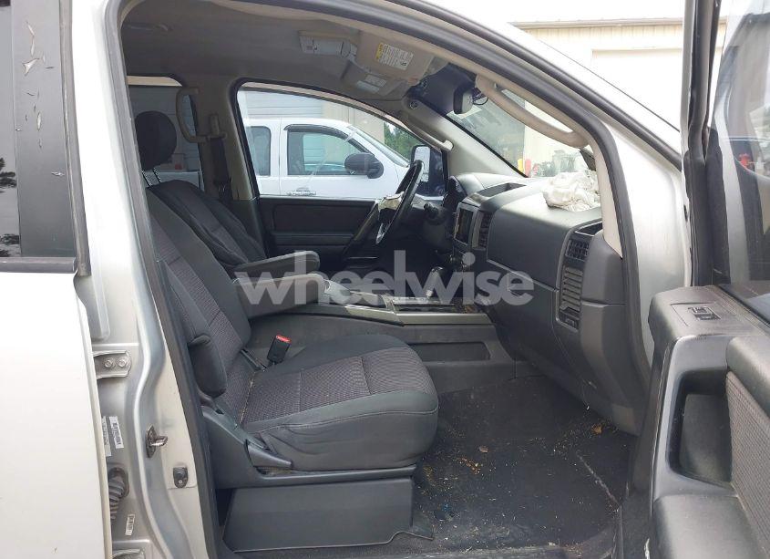 Photo 5 of 2011 Nissan Titan SV (VIN 1N6AA0EDXBN301066)