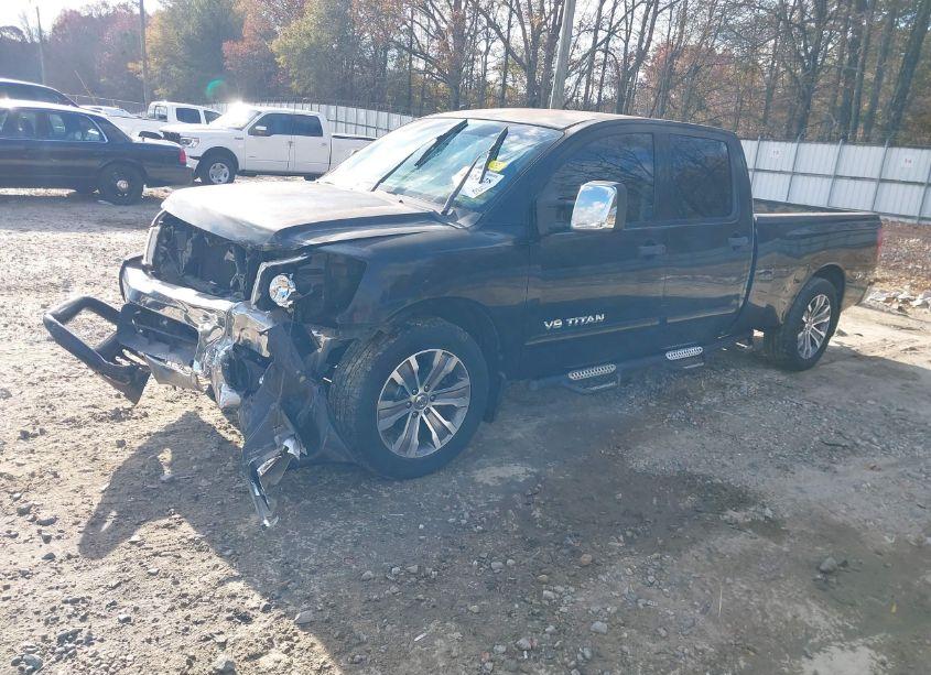 Photo 2 of 2010 Nissan Titan SE (VIN 1N6AA0FK5AN322998)